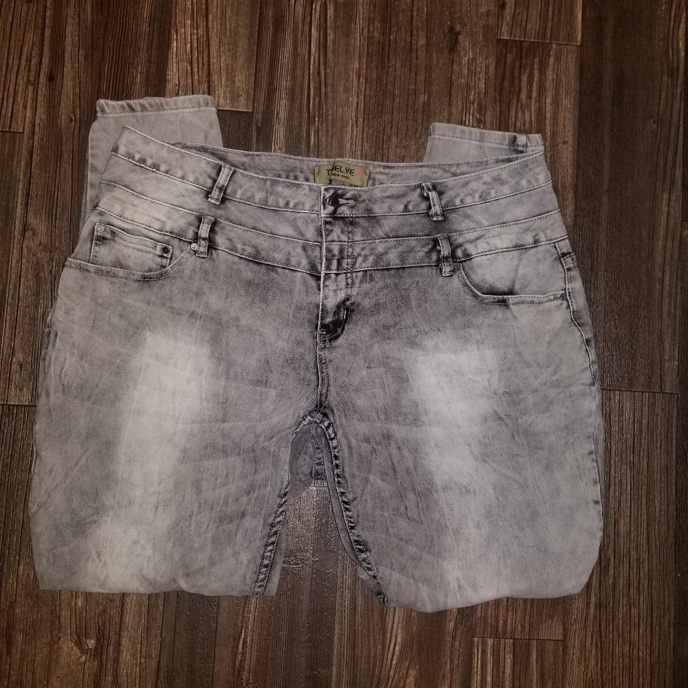 HIGH WAIST JEANS